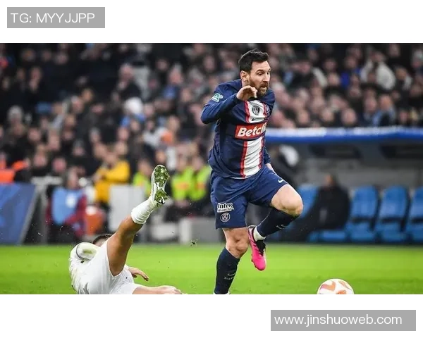 小萨因腿筋受伤提前退赛仍砍下15分14篮板展现核心价值